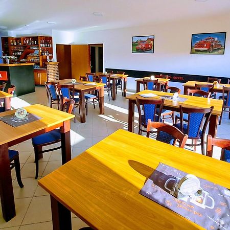 Hasicsky Hotel Pribyslav ภายนอก รูปภาพ