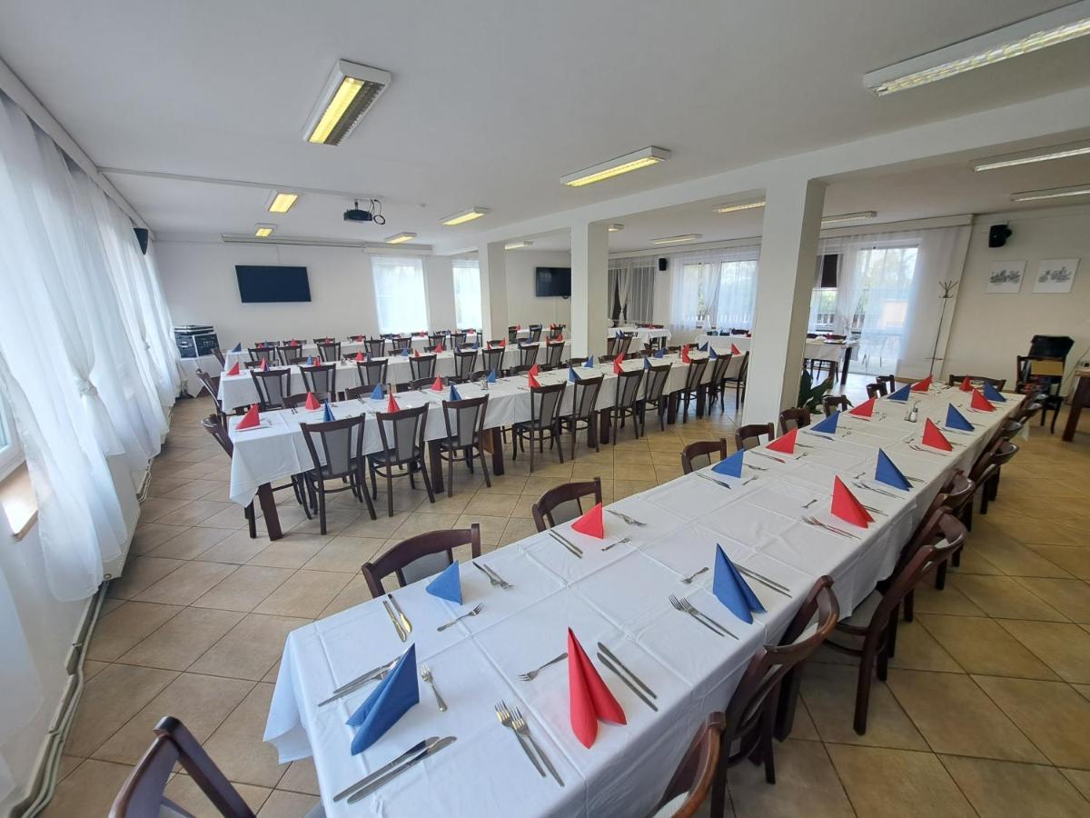 Hasicsky Hotel Pribyslav ภายนอก รูปภาพ