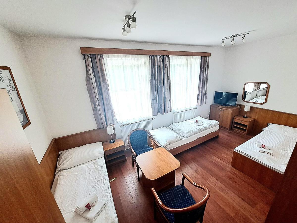 Hasicsky Hotel Pribyslav ภายนอก รูปภาพ