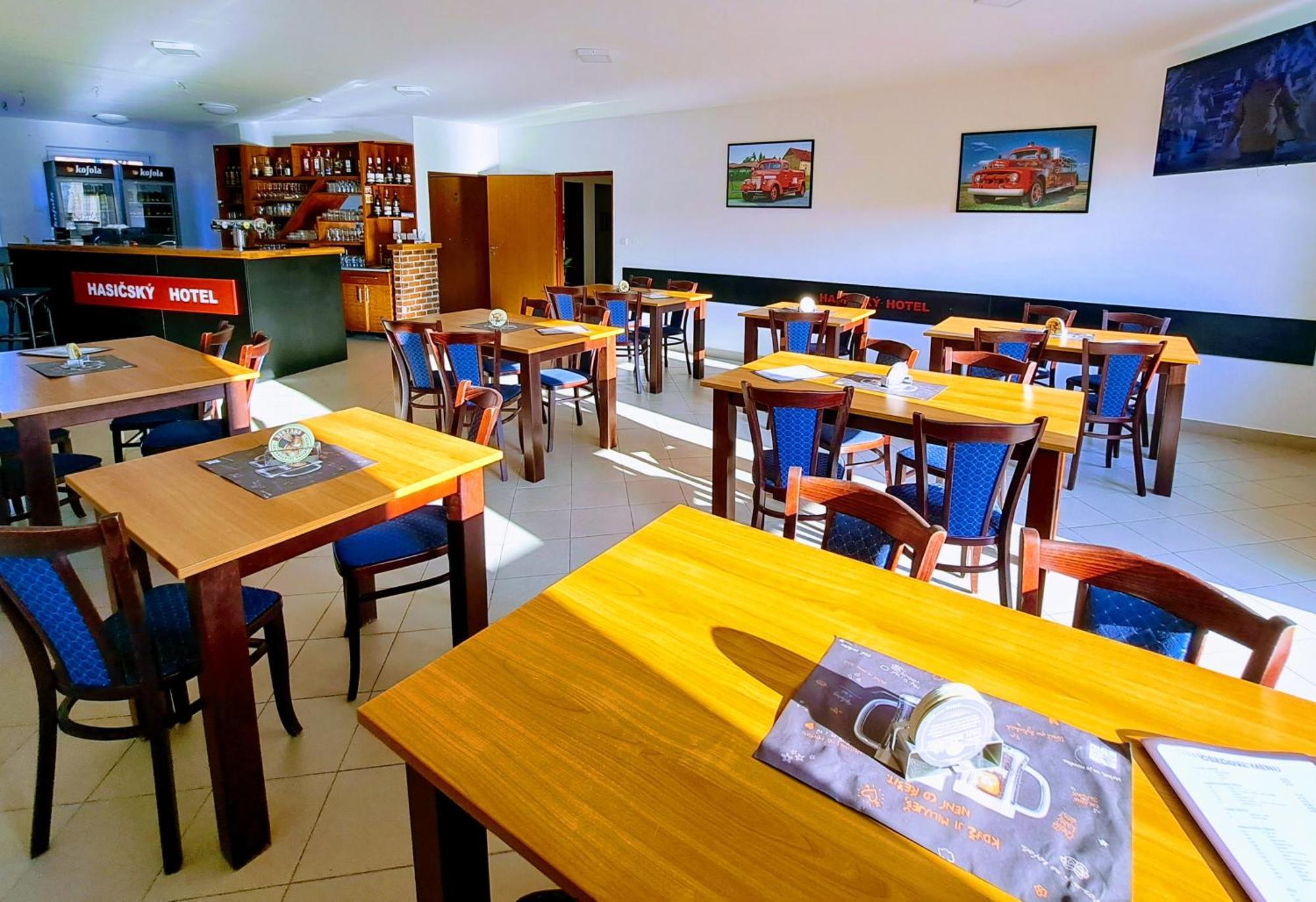 Hasicsky Hotel Pribyslav ภายนอก รูปภาพ