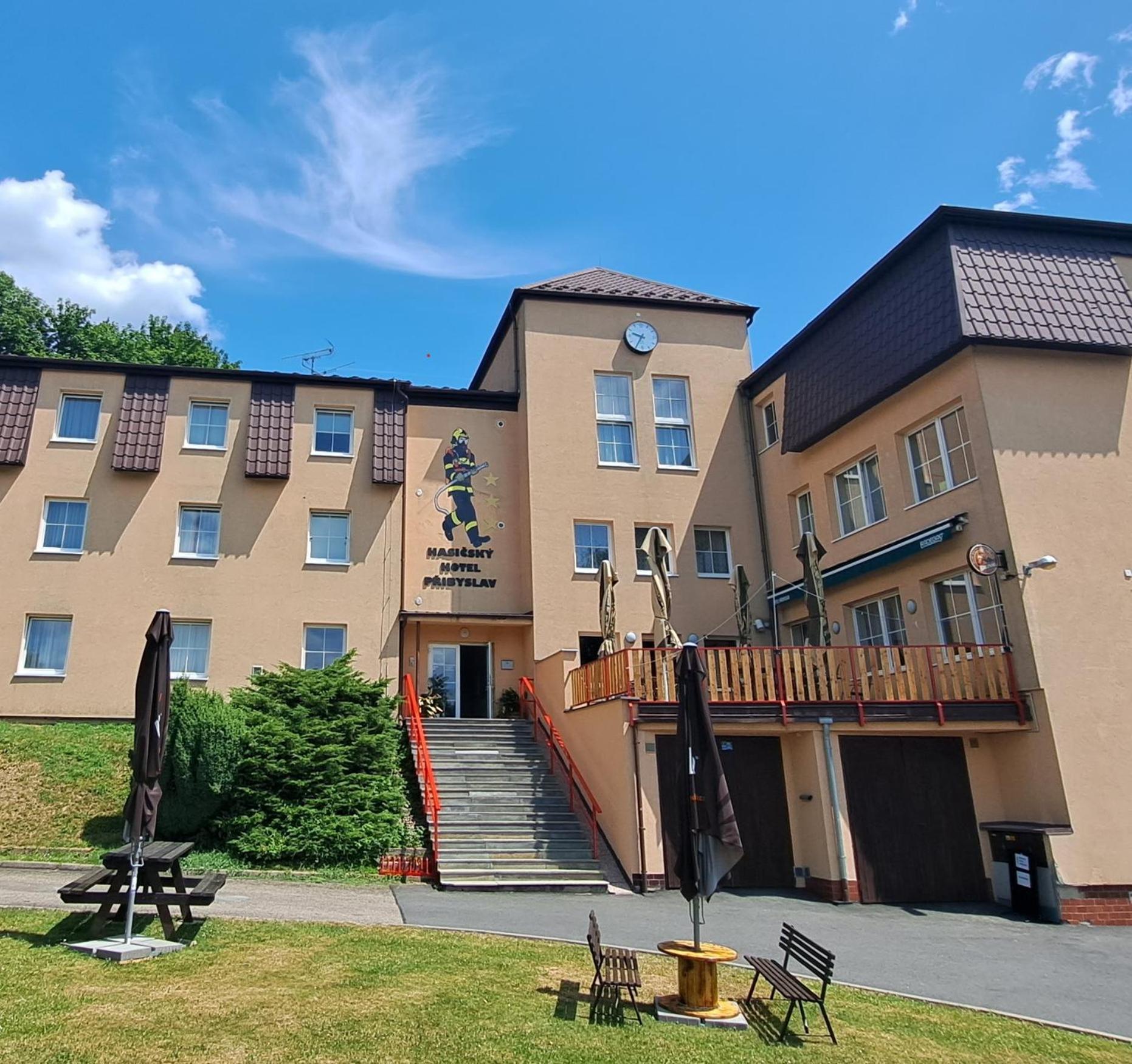 Hasicsky Hotel Pribyslav ภายนอก รูปภาพ